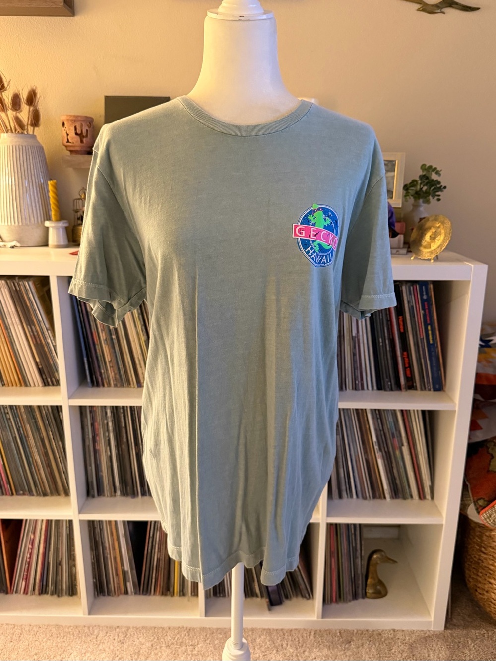 Gecko Hawaii Size Large Hyperflash Short Sleeve Crew Neck T-Shirt